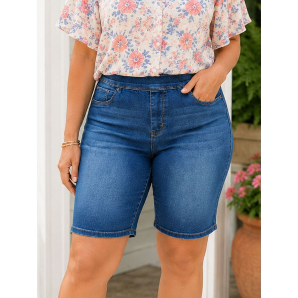 Curve Appeal Bermuda Jean Shorts Women’s Size 12 Pull On Stretch Denim Blue